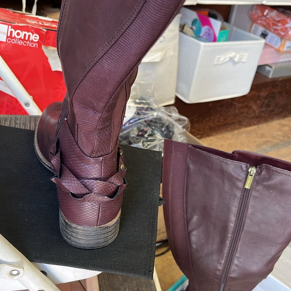 6 1/2 W Women's Tall Leather Boots - Burgundy - Picture 2 of 11